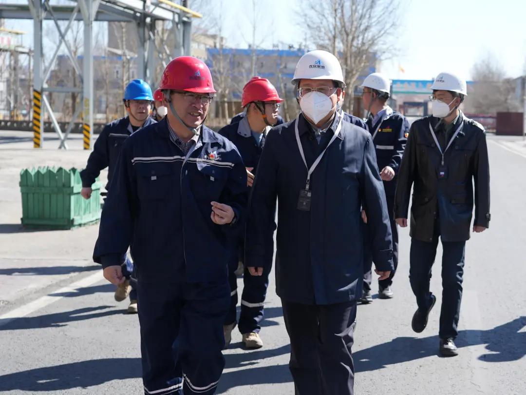 1775199765111085392.jpg auto